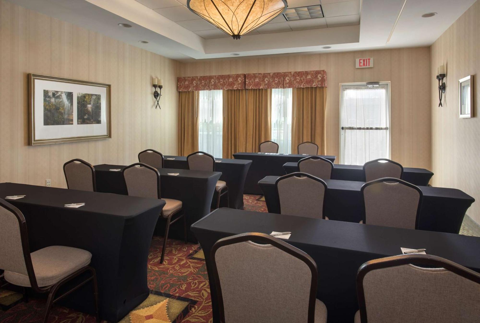 Hilton Garden Inn Riverhead Eksteriør billede