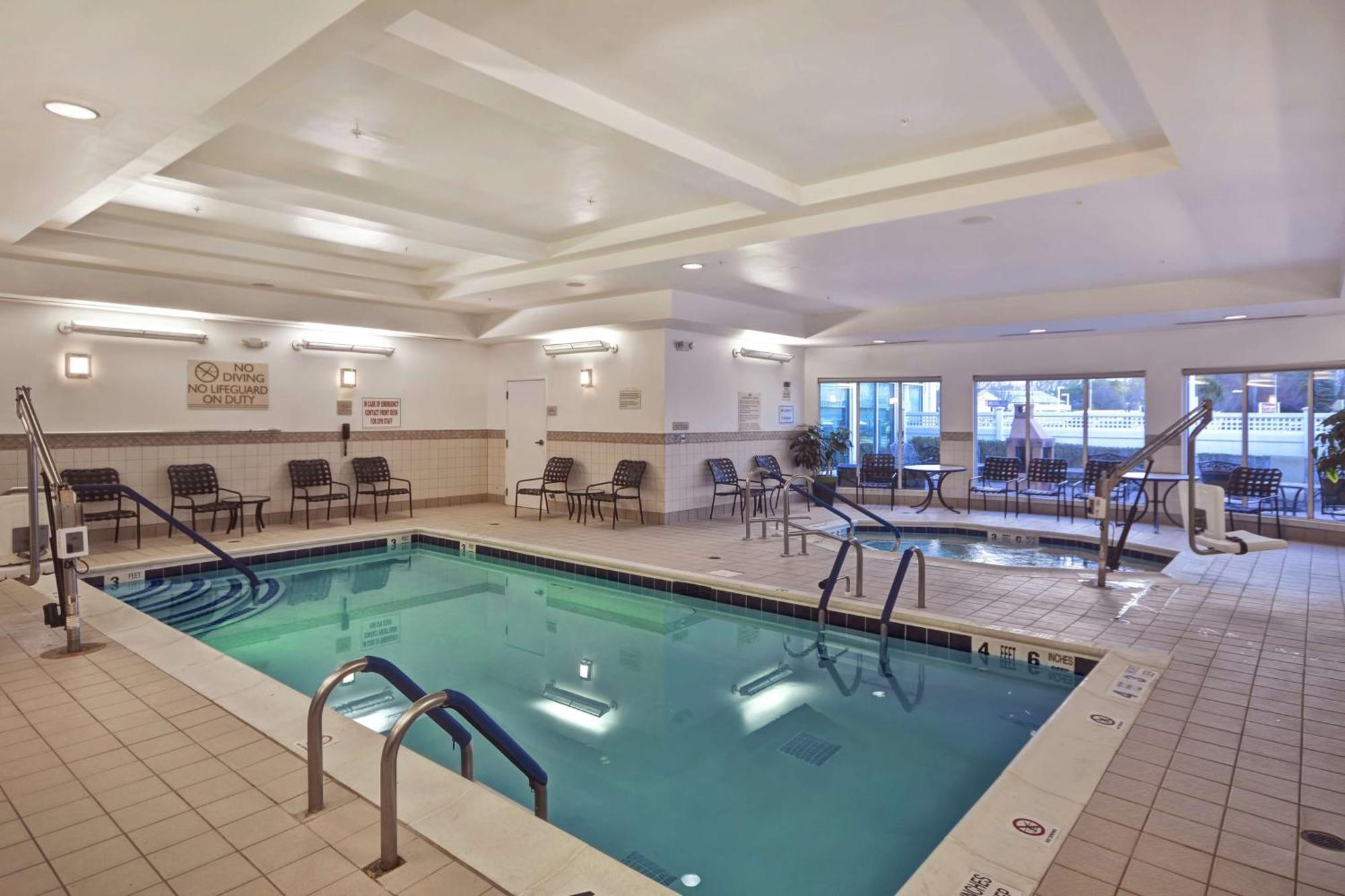 Hilton Garden Inn Riverhead Eksteriør billede