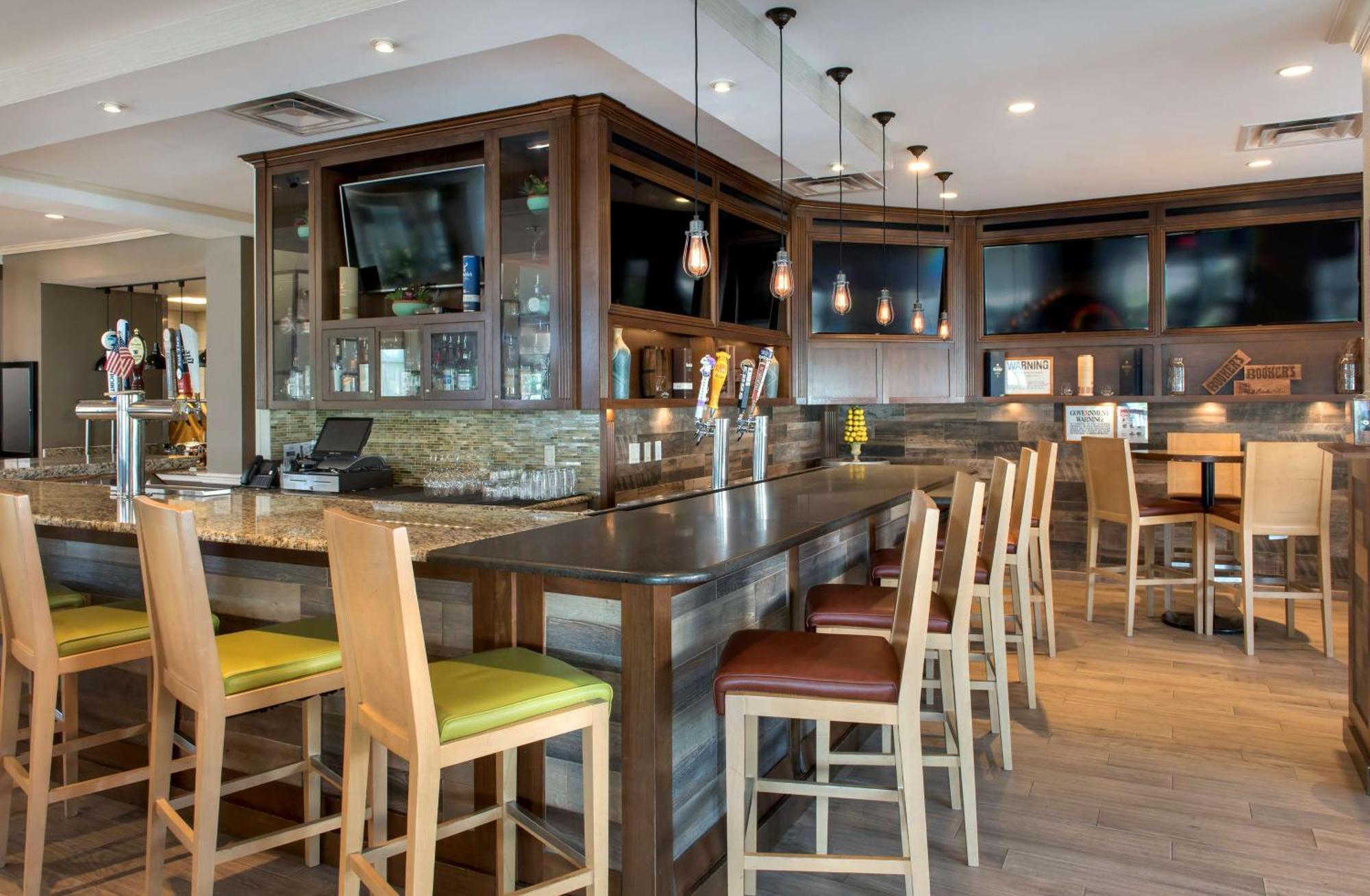 Hilton Garden Inn Riverhead Eksteriør billede