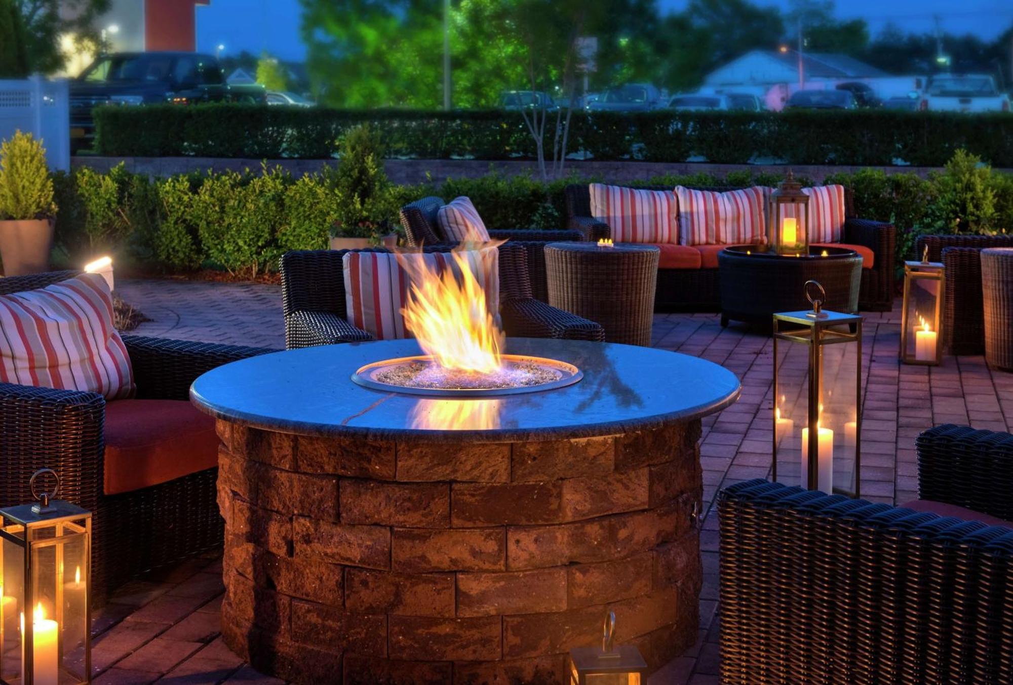 Hilton Garden Inn Riverhead Eksteriør billede