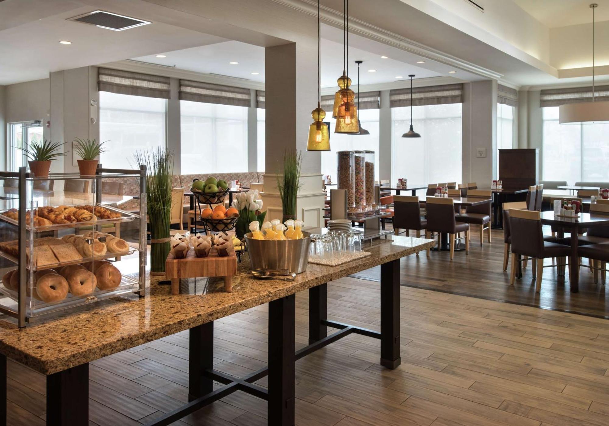 Hilton Garden Inn Riverhead Eksteriør billede